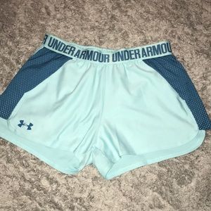 Under Armour shorts • Size S